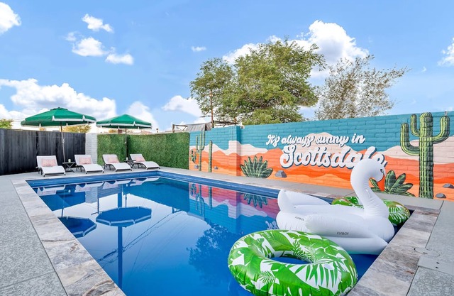 Bellissima! Brava! Game Room Hot Pool, Putt-Putt