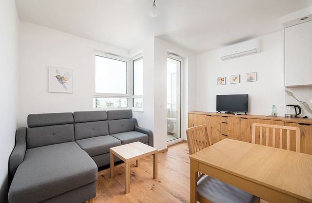 Metro Natolin 10th Floor Apartment