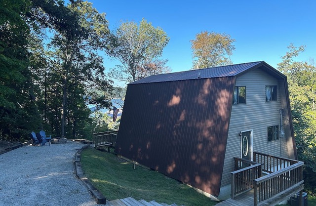 Charming A-frame with Lake Cumberland Views