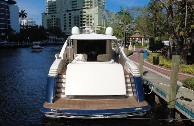 Luxury Yacht stay Fort lauderdale
