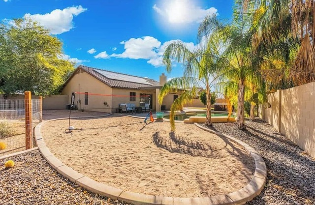 *NEW* Tropical Backyard Oasis! Heated Pool & Spa!