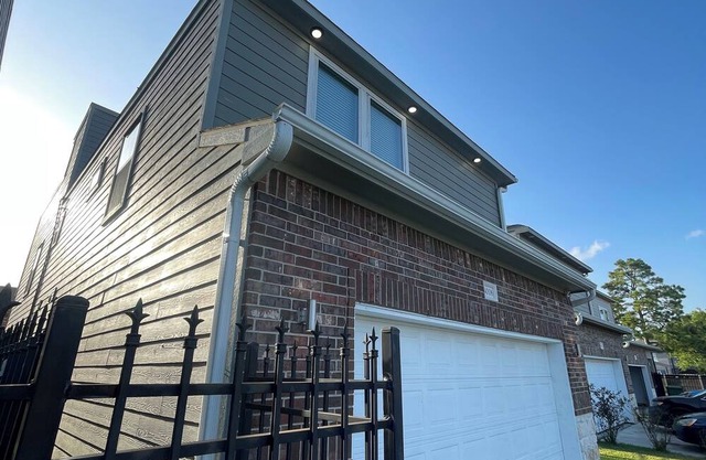 Modern Home with Terrace, near Downtown/NRG Stadium/Medical Center!