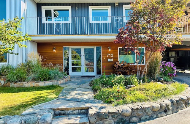 Kidds Cottage Nelson, A fully furnished suite with everything. Just bring gear.