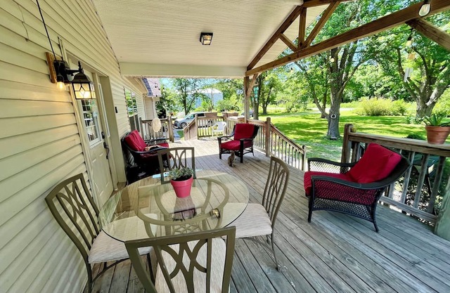 Country Guest House in Quiet Mennonite Community - Family Friendly!