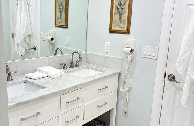 Lovely 1-bedroom Basement apartment in Stamford