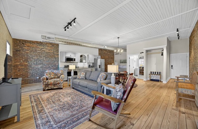 The Balcony Loft | DWTN LXRY LOFT