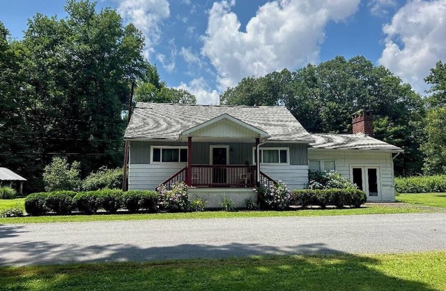 Cornerstone Escape - Robin Vacation Rentals