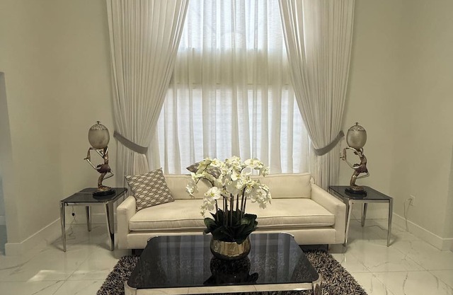 Terrific 4-bedroom house with AC in Miami Lakes