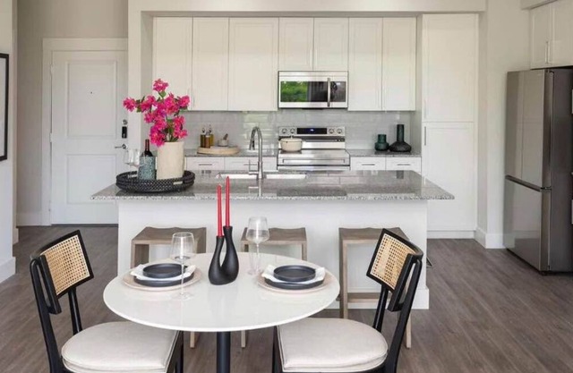 Modern Downtown Houston Stay. Walk to Nightlife