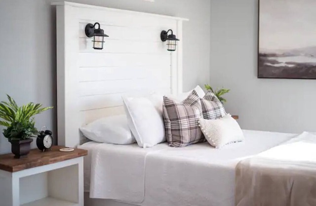 Welcoming Downtown Single Private Upstairs Apartment