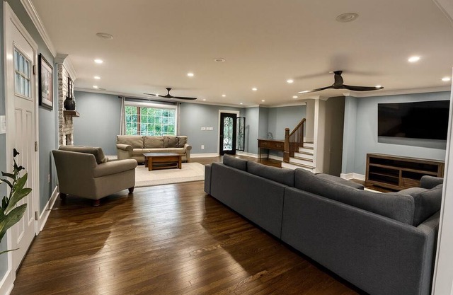 A perfectly well balanced blend of City Amenities and Quiet Retreat