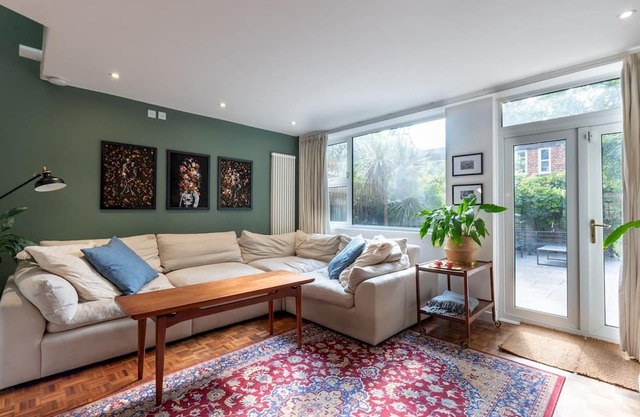 Pass the Keys | Stylish 3-Bed Greenwich Retreat | Garden + Parking