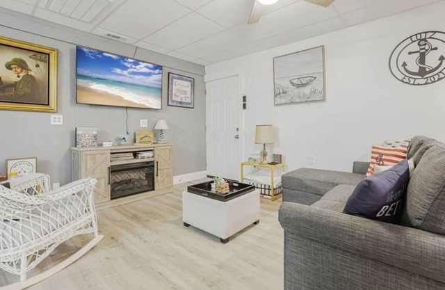 Buckeye Lake: The Quaint Cottage