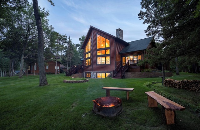 Moose Lodge/FP/Cozy/Pontoon/Kayaks