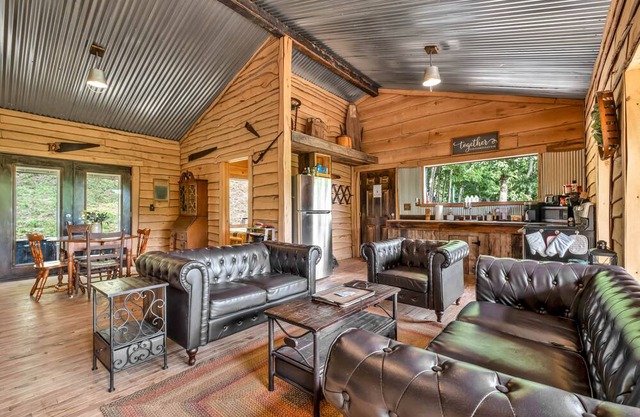 Sleeps 4| Private Bathroom | Stunning Views