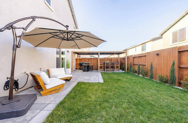 Luxury Home 4 bed 3 Bath Retreat Family-Friendly