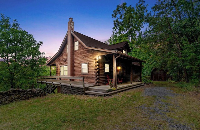 Fire Pit, Large Yard, Dog Friendly near Lost River