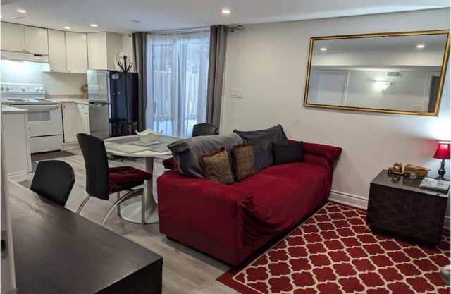 Chic 1-bedroom apartment in phenomenal Toronto