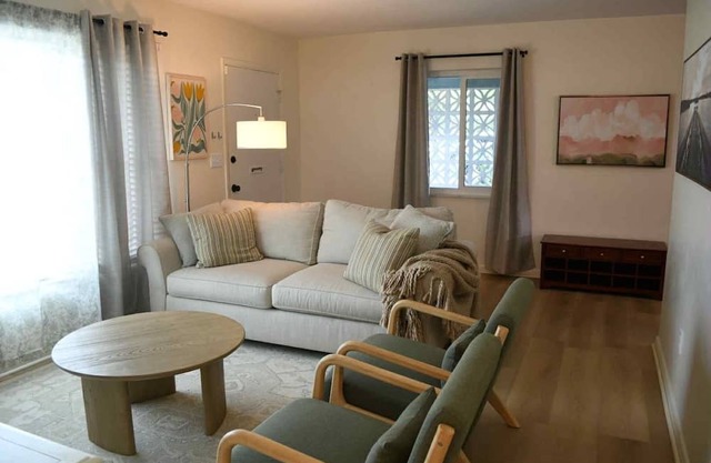 Blue Heron Cottage Cozy 2 BR Sleeps 6 + Fire Pit