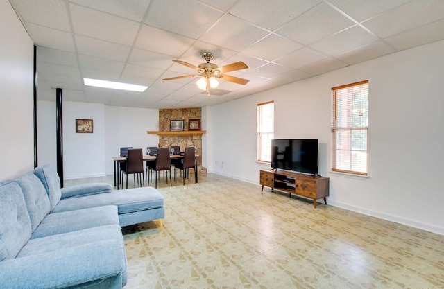 Near Trails & Live Music: Cozy Atlanta Apt!