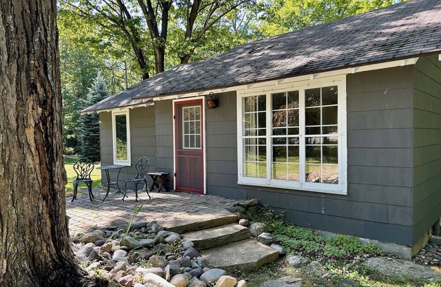 Hart and Soul: 2 BR, 1 BA in Harbor Springs, Sleeps 4