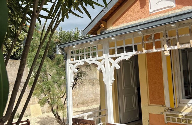 Cottage 50m from the beach