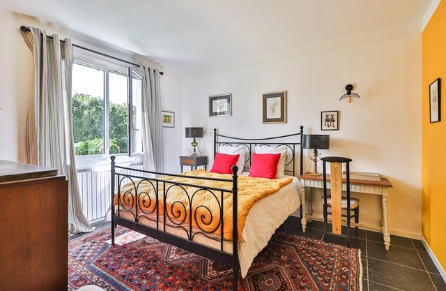 Guest Room 'Txori Etxea - Yellow Room' with Pool, Breakfast