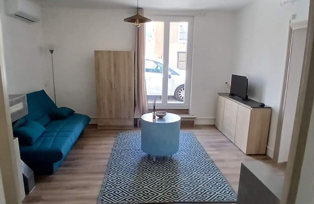 Studio 'Gite Grec' with Wi-Fi and Air Conditioning