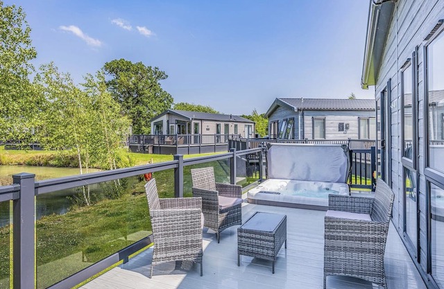 Monument Lakeside Lodge Pet Friendly