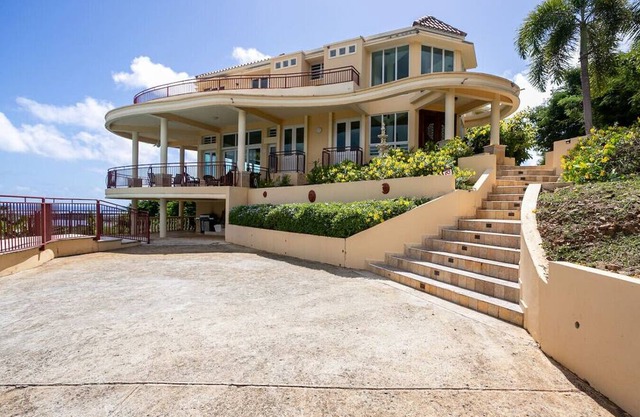 Large Villa Claramar