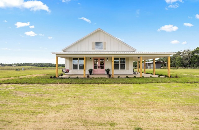 Farmhouse + 10 acres near WEC