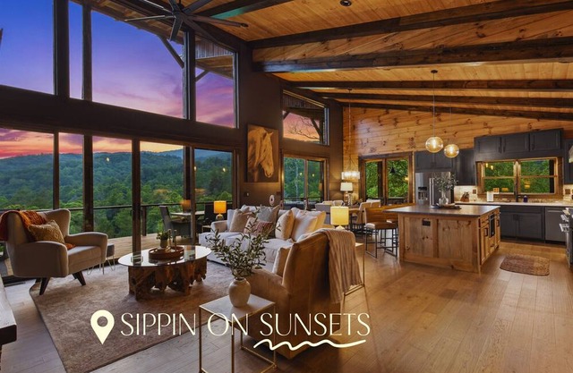 Designer Touch, Mesmerizing Views, HotTub, Games