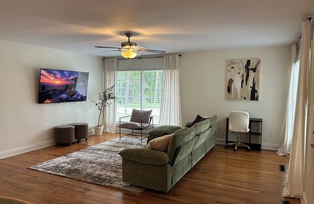 Charming 3-bedroom house, 15 min to Fort Bragg!