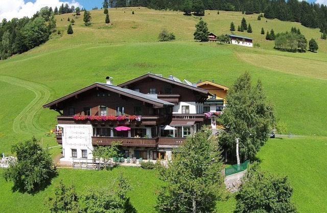 Modern holiday home near the ski area