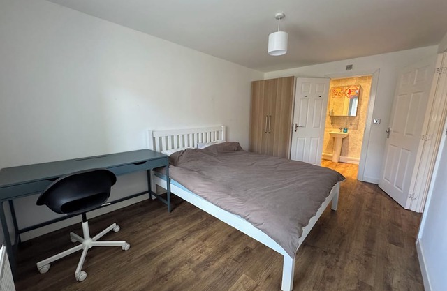 En-suite Bedroom in central Durham in a Shared House