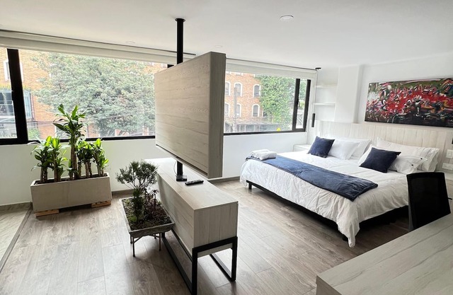 Luxury lodging with Jacuzzi in the city of Bogota.