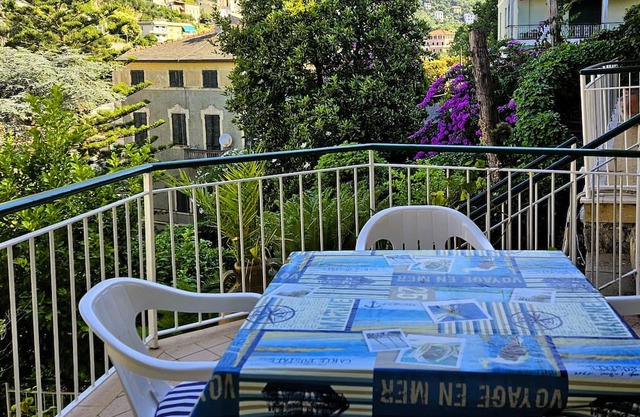 Relaxation a stone's throw from the sea. [Terrace] [Garage]