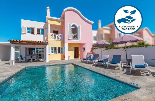 Charming Villa with Private Pool, A/C, and Wi-Fi