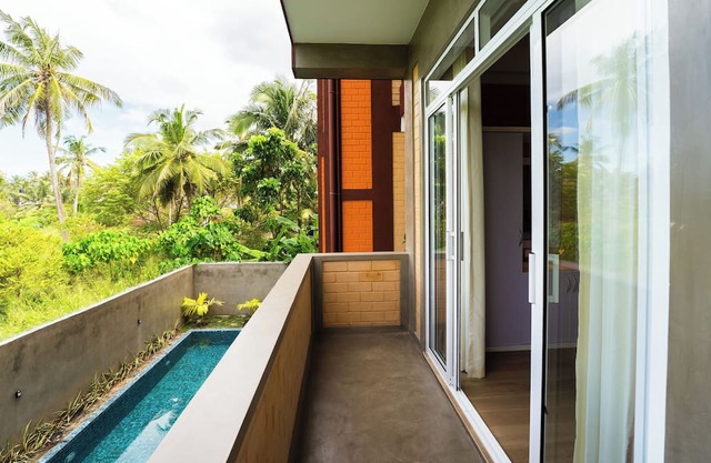 A Luxurious Retreat with Tranquil Spa Escape in Hikkaduwa