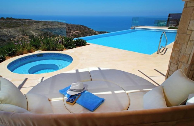 Luxurious Haven Overlooking the Mediterranean, Paphos Villa 1468