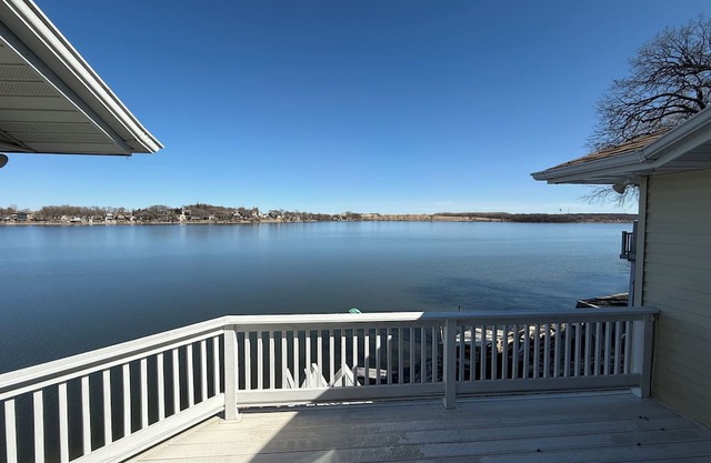 Adorable FAMILY FRIENDLY 4-bedroom Lakeside Rental With Private Fishing Dock