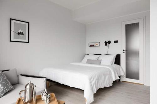 Spacious Studio with Kitchen