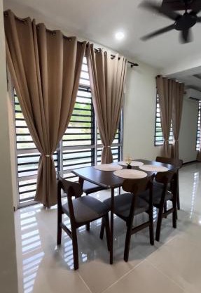 DYanaa Homestay