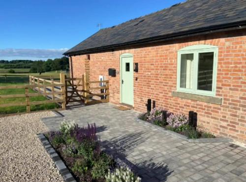 Pass the Keys Historic Barn Conversion- Your Countryside Retreat