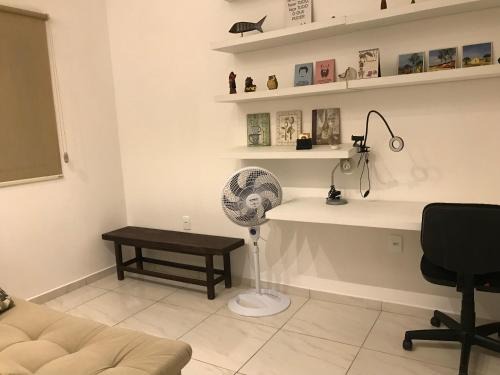 Casa decorada ideal para descansar e trabalhar