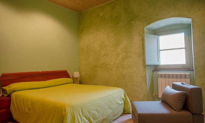 Albanya Bed & Breakfast | LA RECTORIA D'ALBANYA HABITACION PRIVADA FAMILIAR