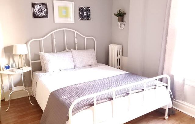 Central West End Apartment | RN Disinfected Vintage Studio Near Best of STL CWE