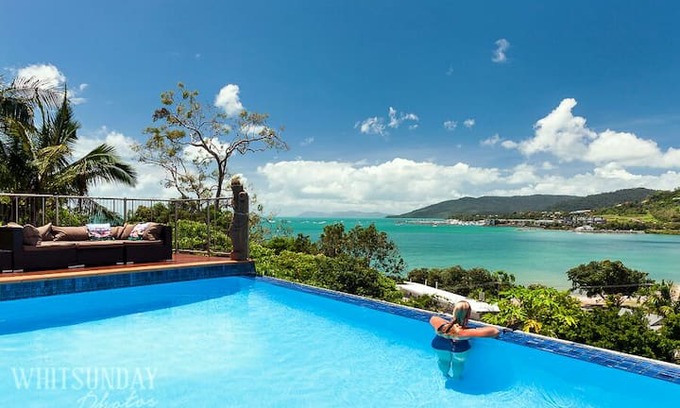 Cannonvale House | Airlie Seaview HOME Luxury. 4 to 6 per. all u need