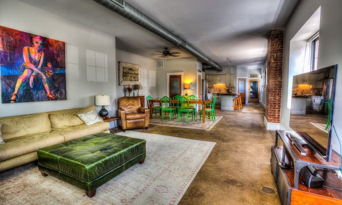 Hickory Apartment | Stay Here Instead Main Level 212!