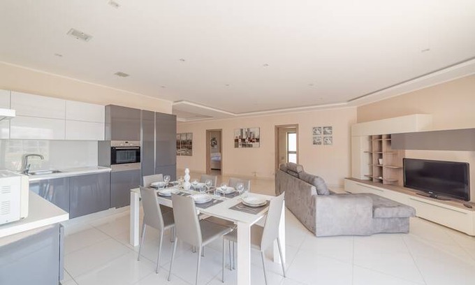 Sliema Apartment | Port-view 2